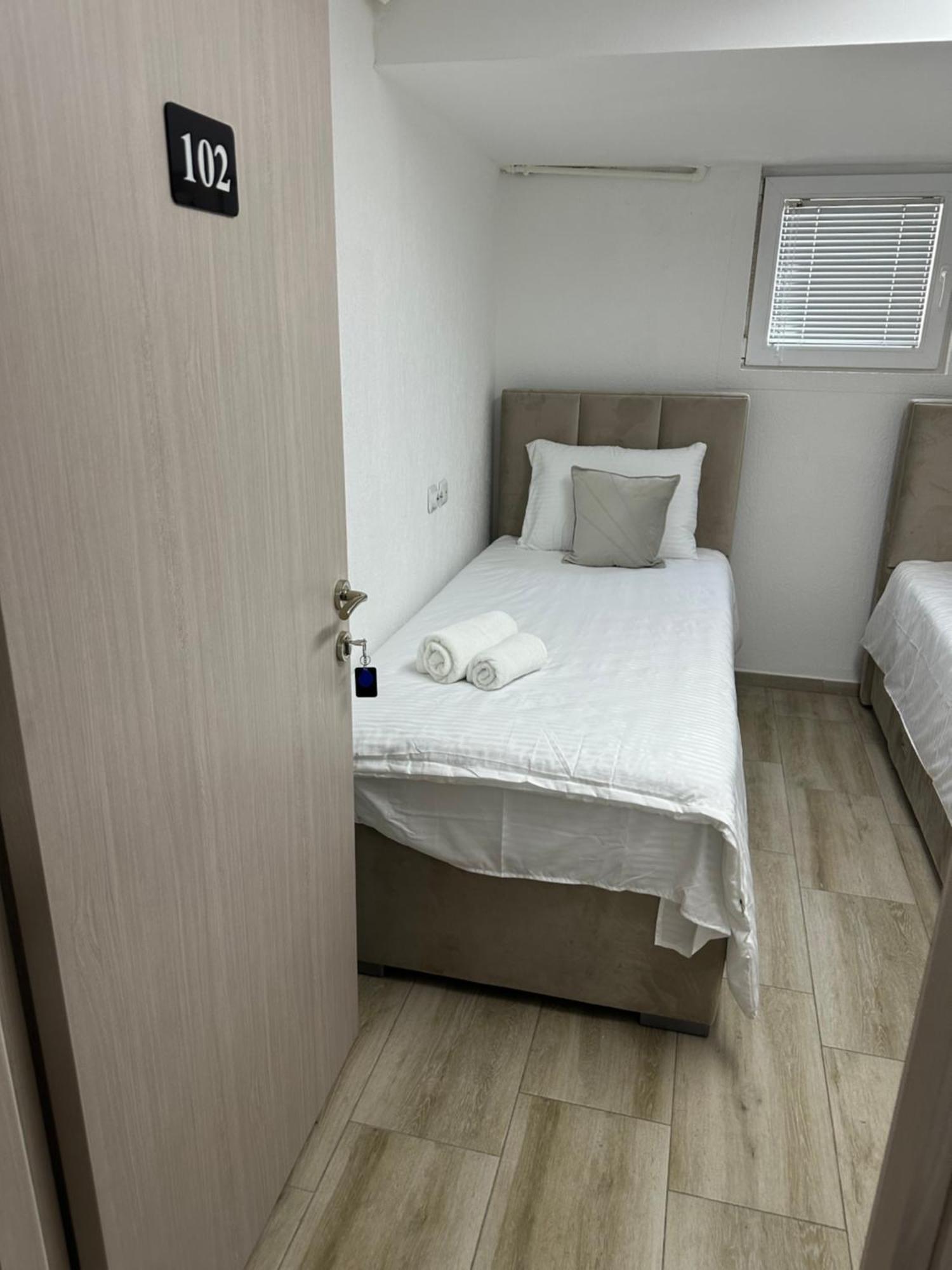 Next Rooms Skopje Bagian luar foto